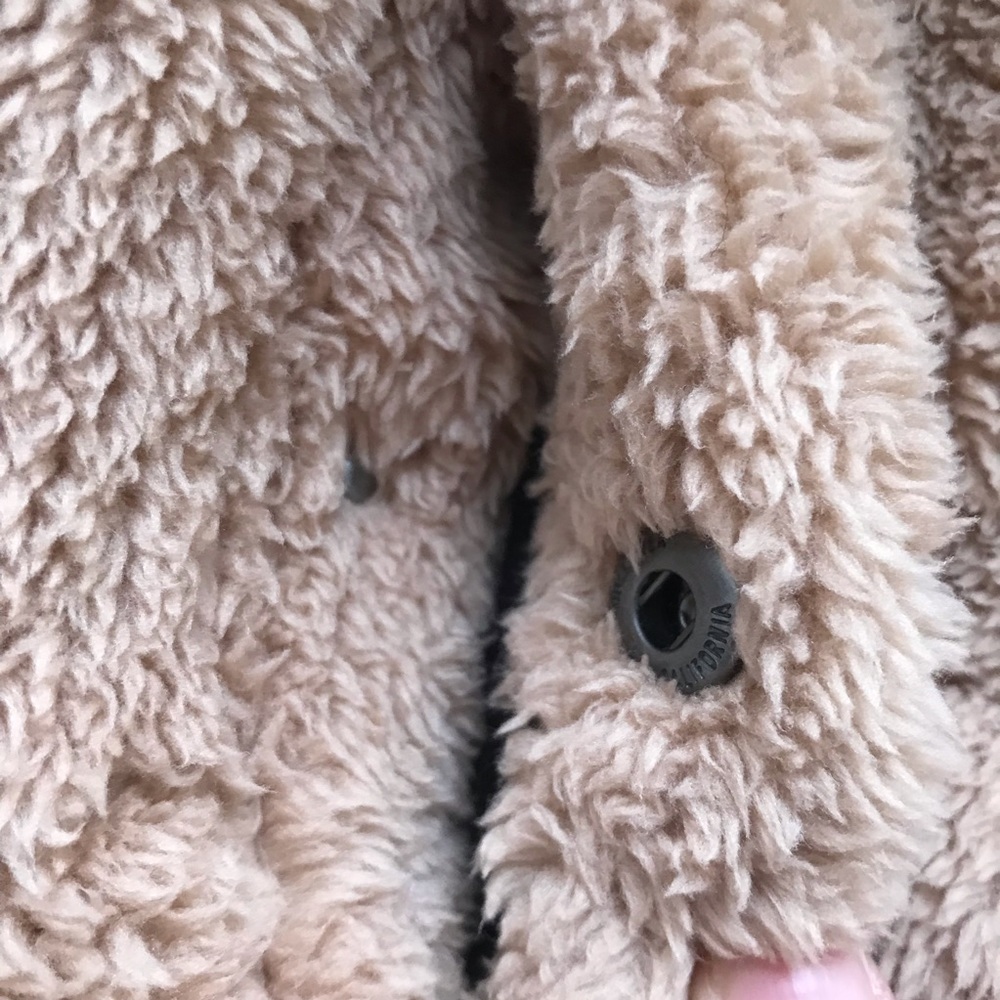 Hollister Cozy Mockneck Puffer Sherpa Jacket Beige - Picture 10 of 14
